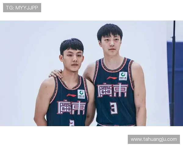 广东宏远全新赛季蓄势待发誓再夺总冠军引爆篮球热潮 广东宏远全新赛季蓄势待发誓再夺总冠军引爆篮球热潮