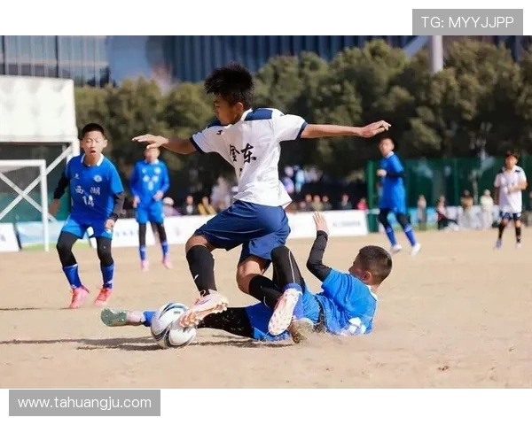 杭州足球队荣登足球技术排行榜第一名引发热议与关注